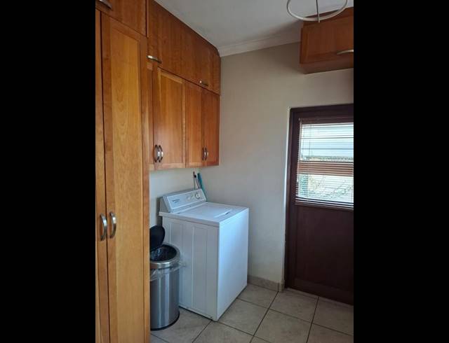4 BEDROOM PROPERTY TO RENT IN LYNNWOOD MANOR
